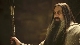 Is THE RINGS OF POWER’s New Dark Wizard Ciarán Hinds Really Saruman?